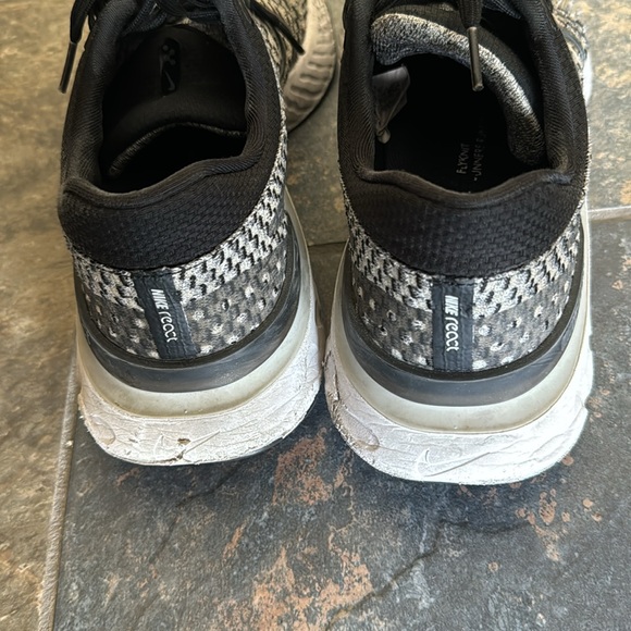 Nike Flyknit React Running Shoes - Picture 8 of 8